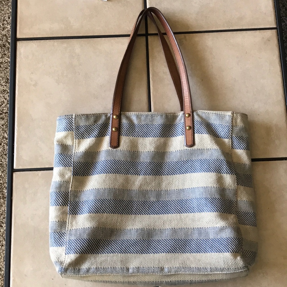 Fossil tote